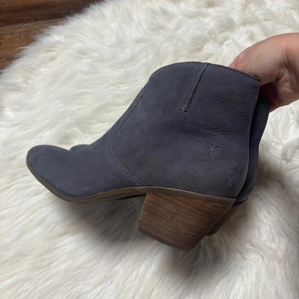 Frye Judith Seam Gray Leather Western Style Booties size 9.5 Women’s